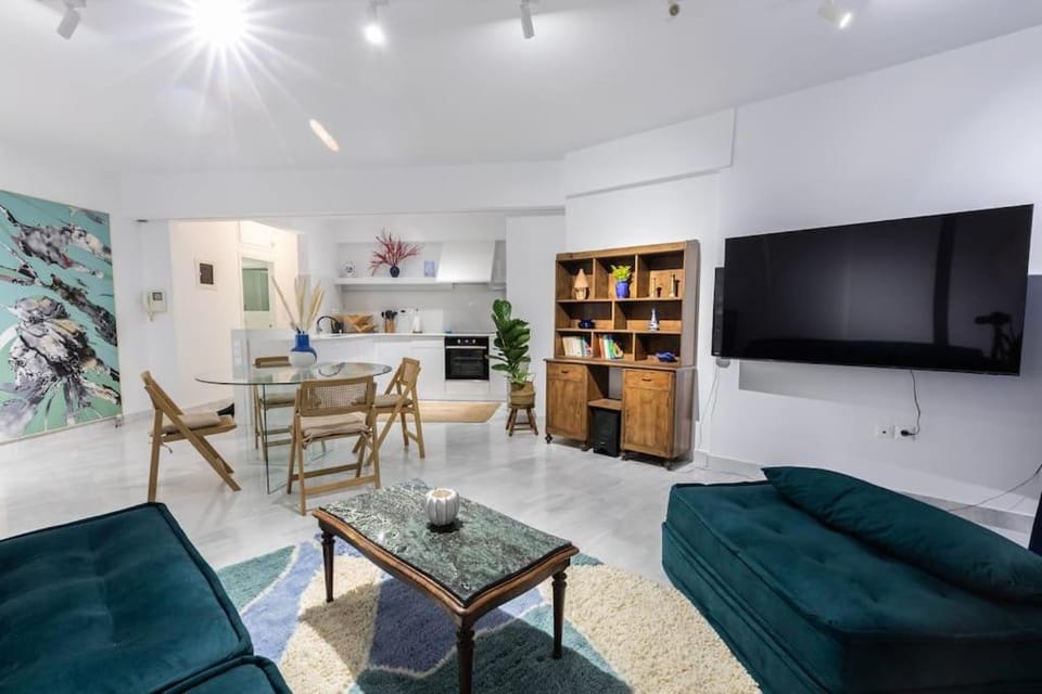 Athenian Sky High Excellence Apartment in Athens