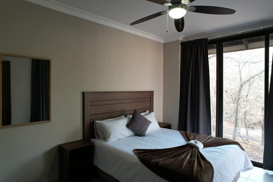 Bed, Bedroom, fireplace