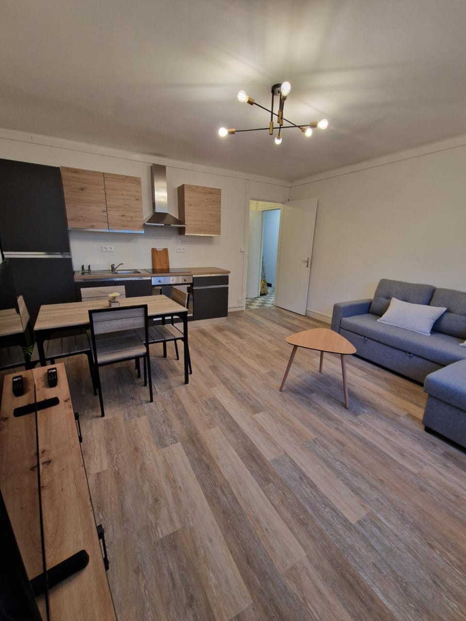 Kitchen or kitchenette, Living room, Seating area, Dining area, pet friendly, stove