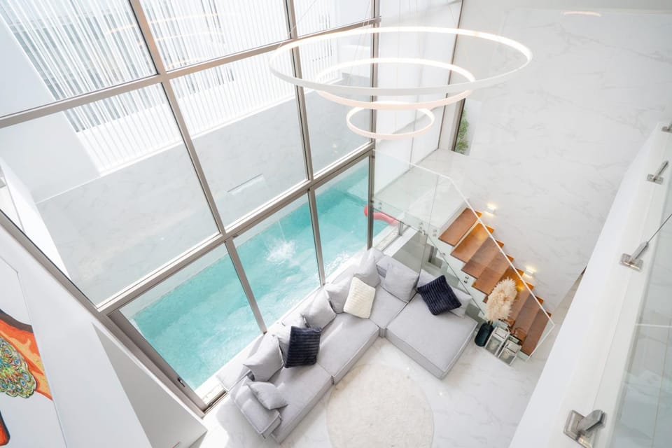 Living room, Photo of the whole room, Seating area, Pool view