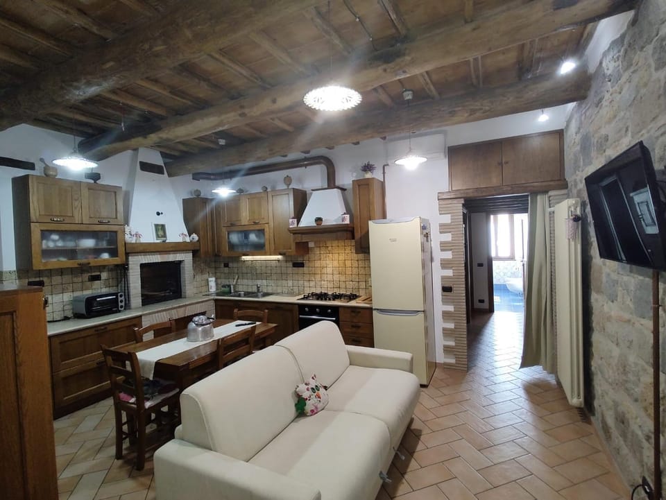 TV and multimedia, Kitchen or kitchenette, Living room, Dining area, dishwasher, pet friendly, stove