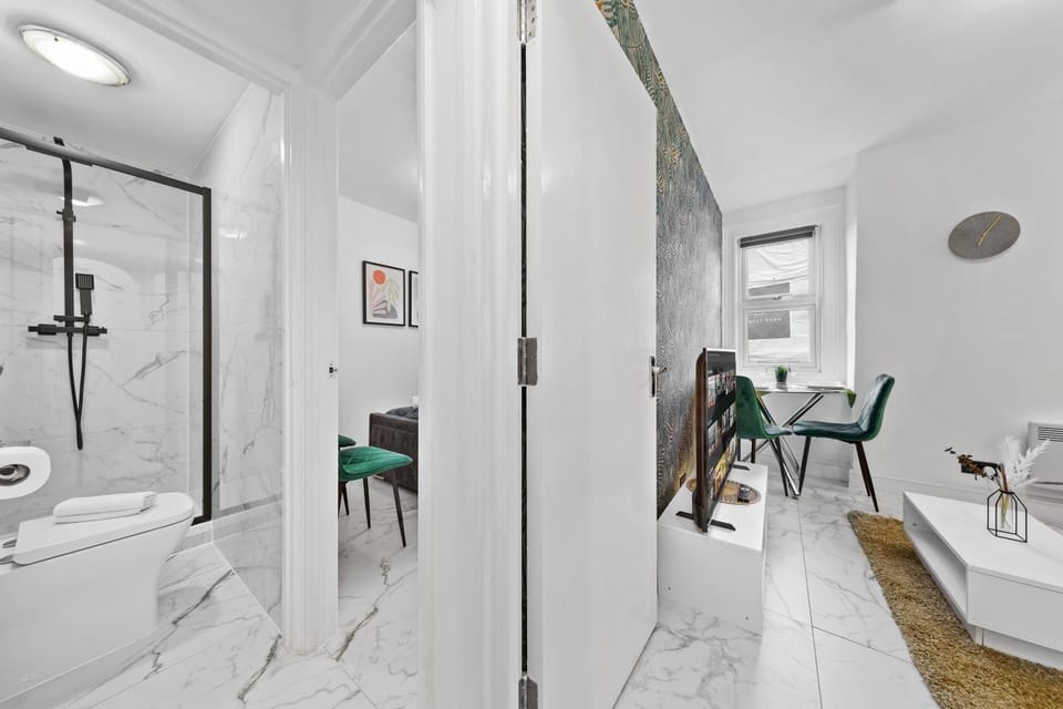 Bathroom, Living room