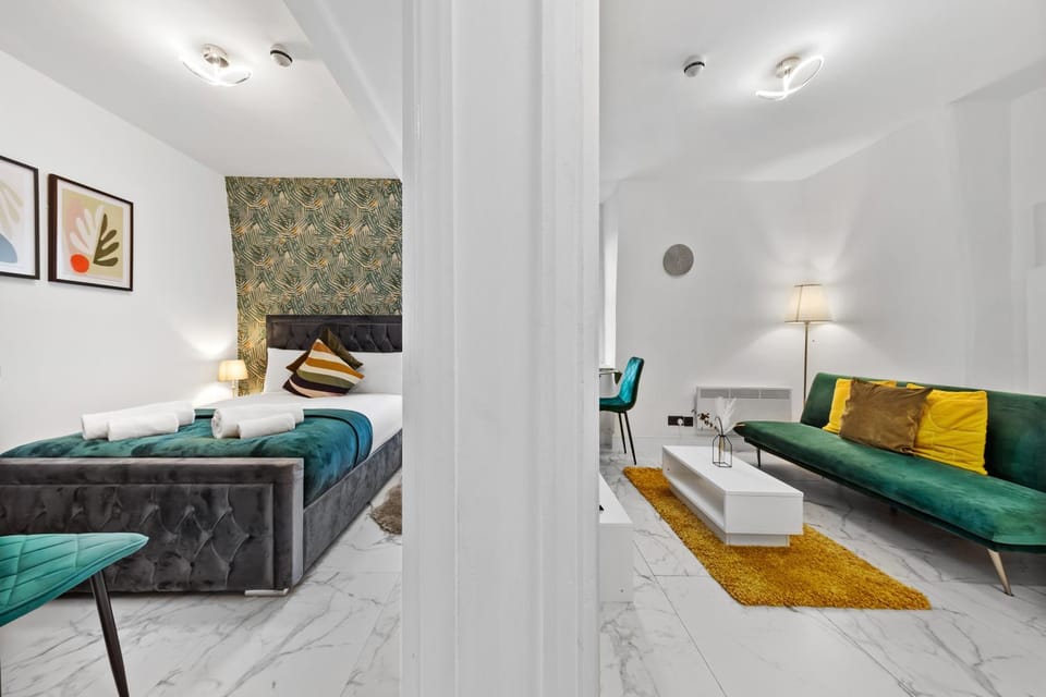 Living room, Bedroom
