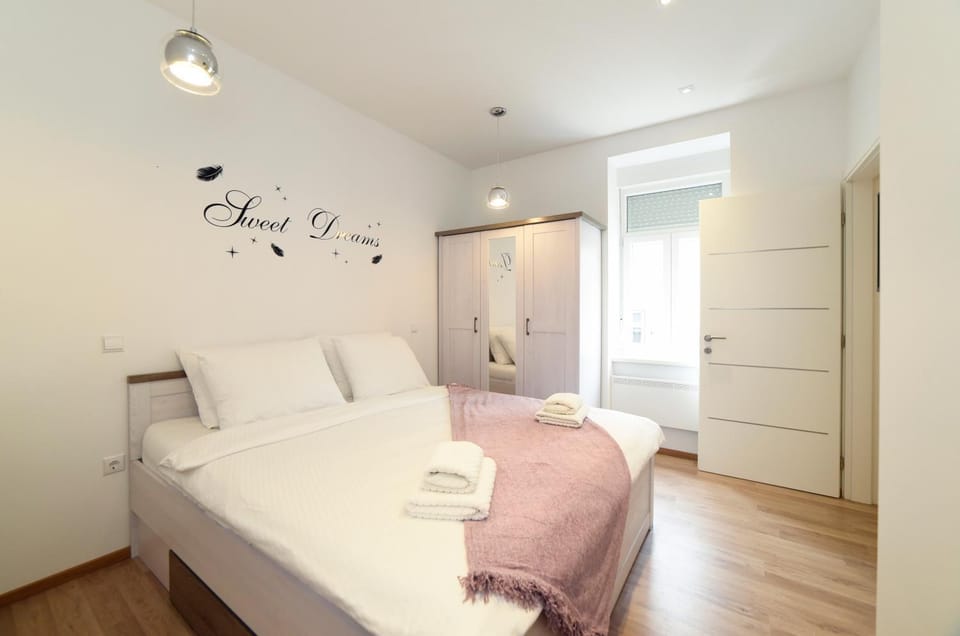 Bed, Photo of the whole room, Bedroom, towels, wardrobe