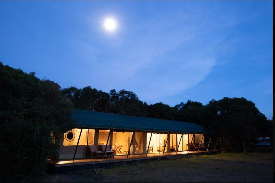 Property building, Night
