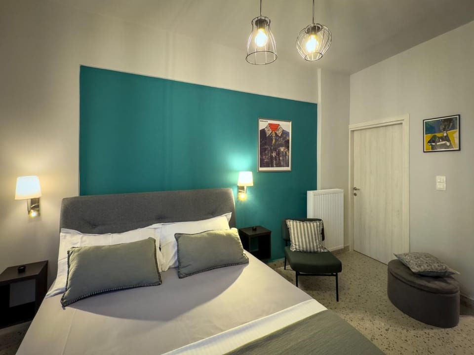 Bed, Living room, Photo of the whole room, Bedroom