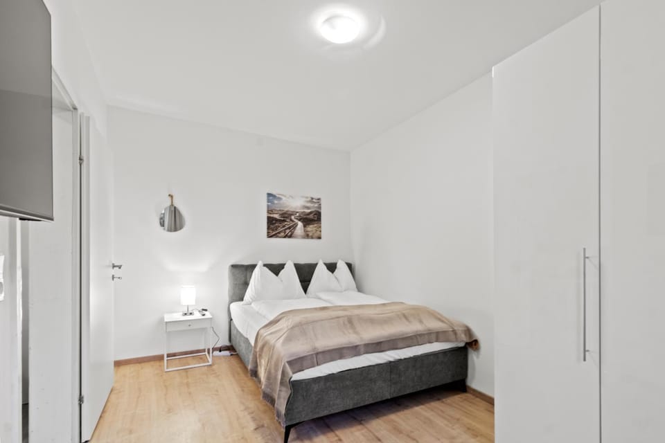 Bed, Photo of the whole room, Bedroom, wardrobe