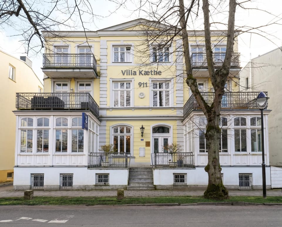 Property building, Day, Location