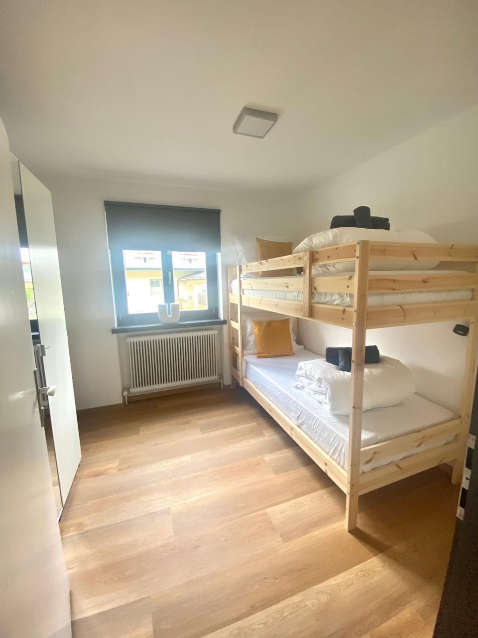 Photo of the whole room, Bedroom, bunk bed, towels