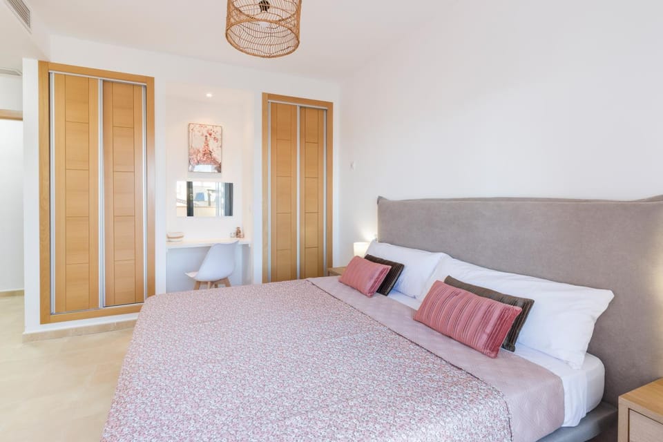 Living room, Bedroom