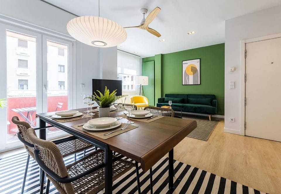 TV and multimedia, Balcony/Terrace, Living room, Dining area, fireplace