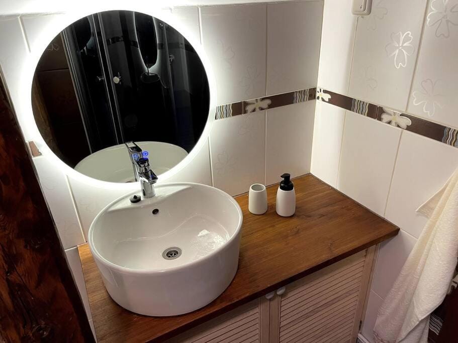 Small & Cozy Studio Apartment - WiFi & Free Parking Apartment in Harju County, Estonia