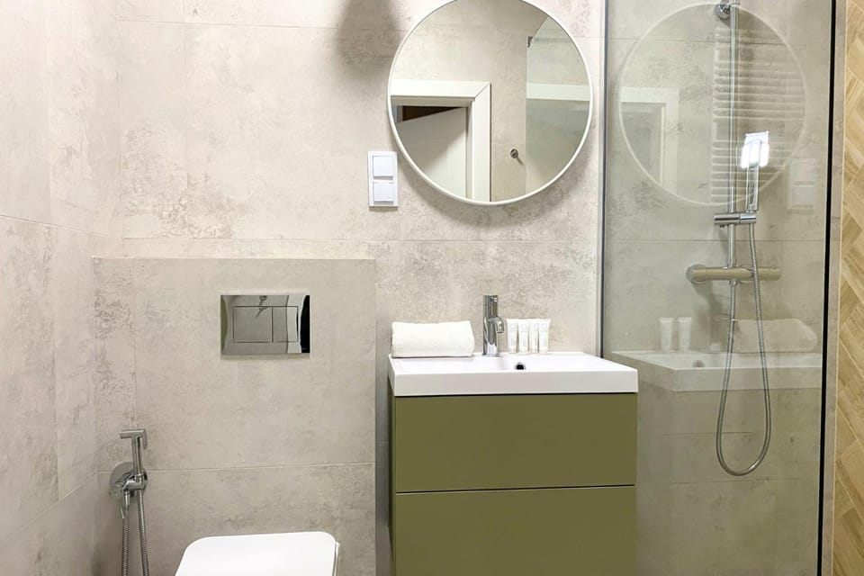 Shower, Toilet, Bathroom