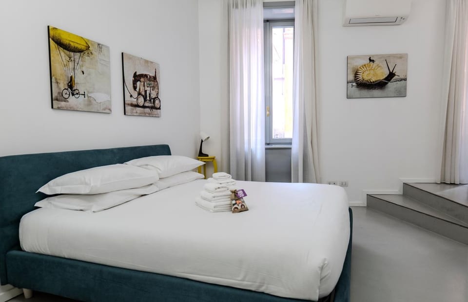 Bed, Photo of the whole room, Bedroom, towels, air conditioner