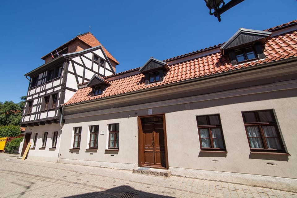 Facade/entrance, Street view