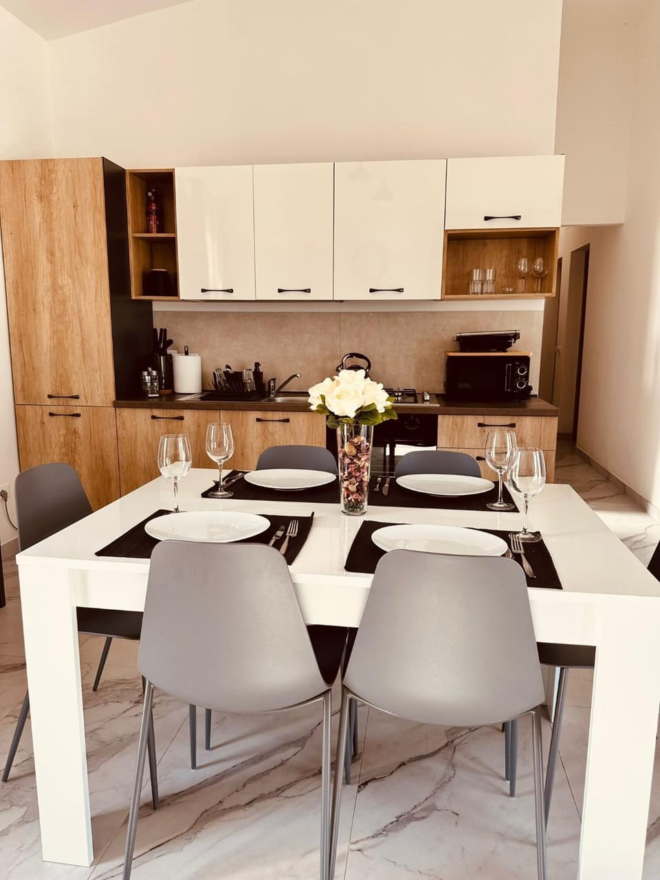 Kitchen or kitchenette, Living room, Seating area, Dining area, minibar, pet friendly, stove