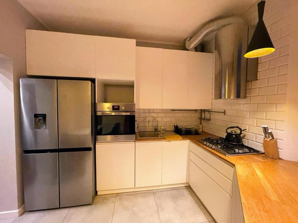 Kitchen or kitchenette, dishwasher, stove, kitchen