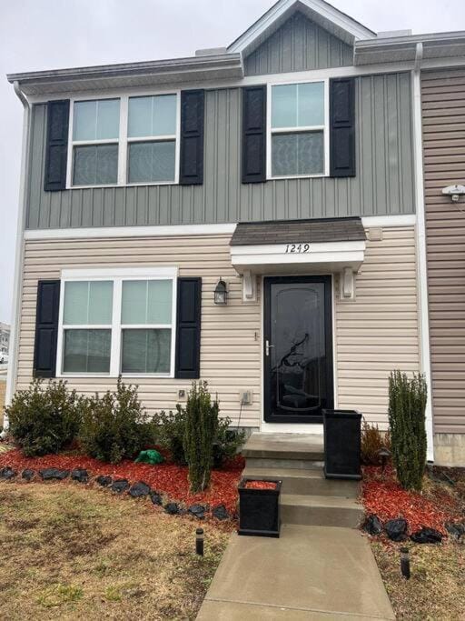 Cozy Nest: Where Love Blossoms Villa in Nashville