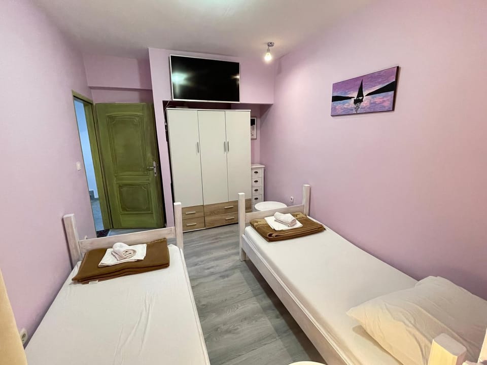 TV and multimedia, Bedroom, towels