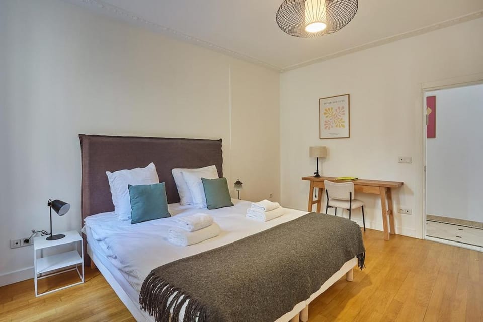 Apartment Center of Paris Montmartre by Studio prestige Apartment in Paris
