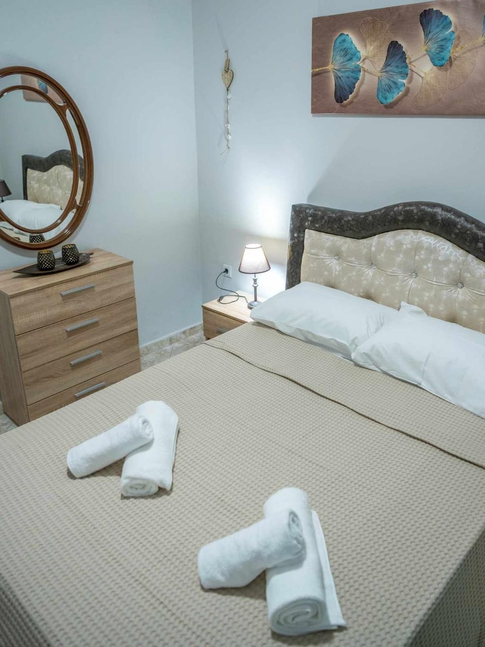 Bedroom, towels