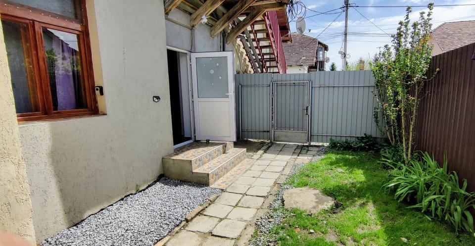 Property building, Garden, Garden view, Garden view