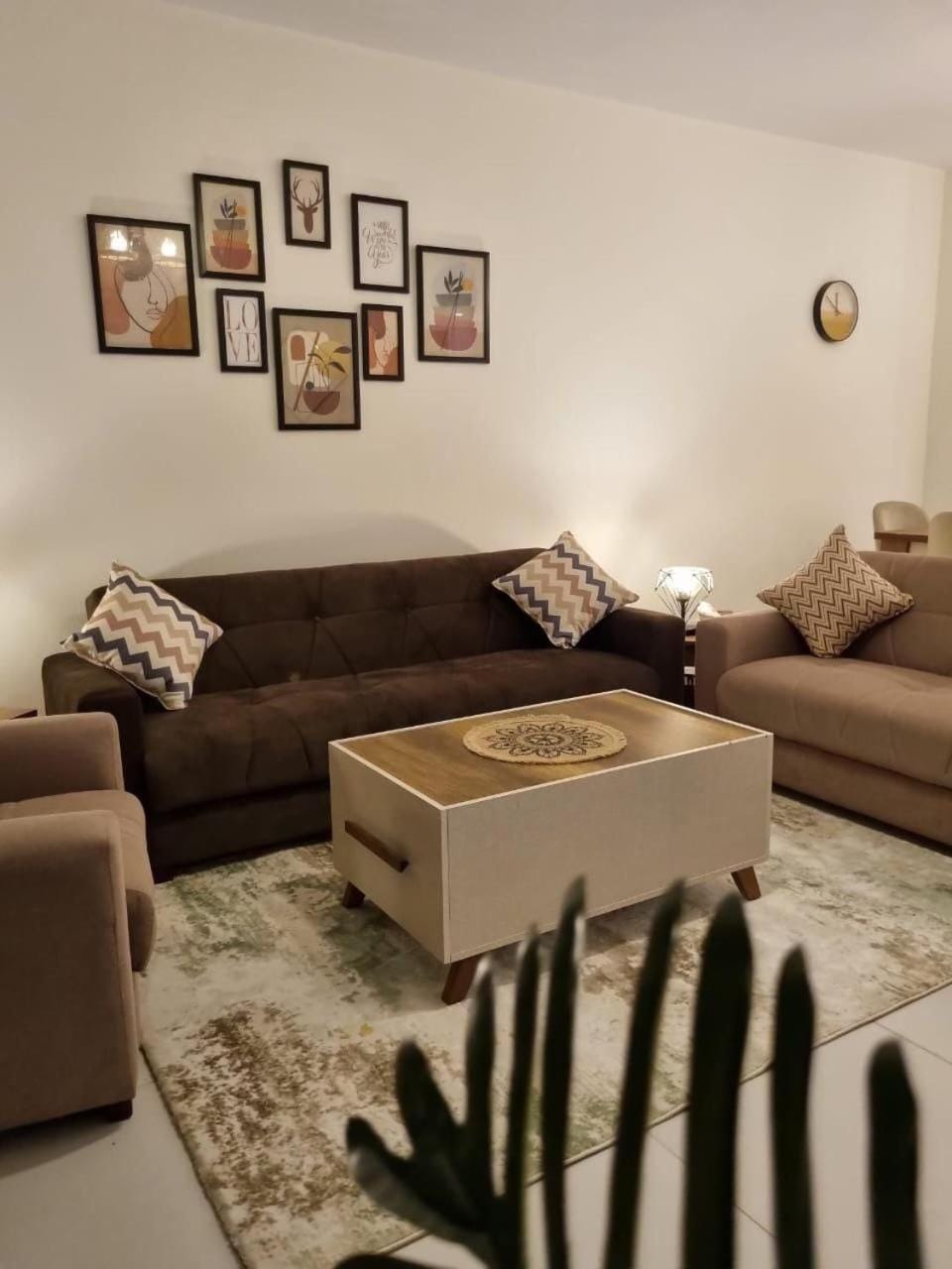Living room, Seating area