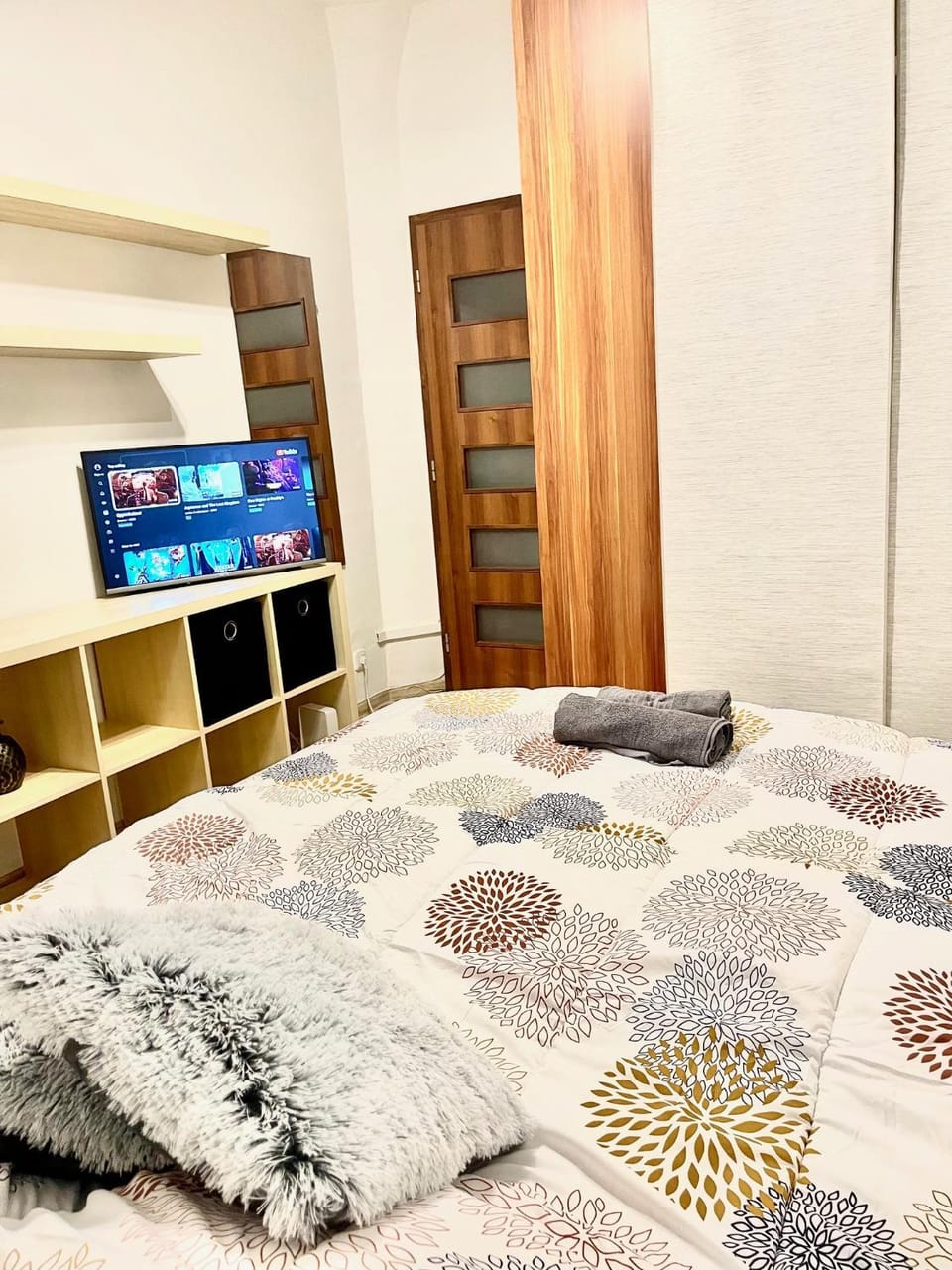 Bed, TV and multimedia
