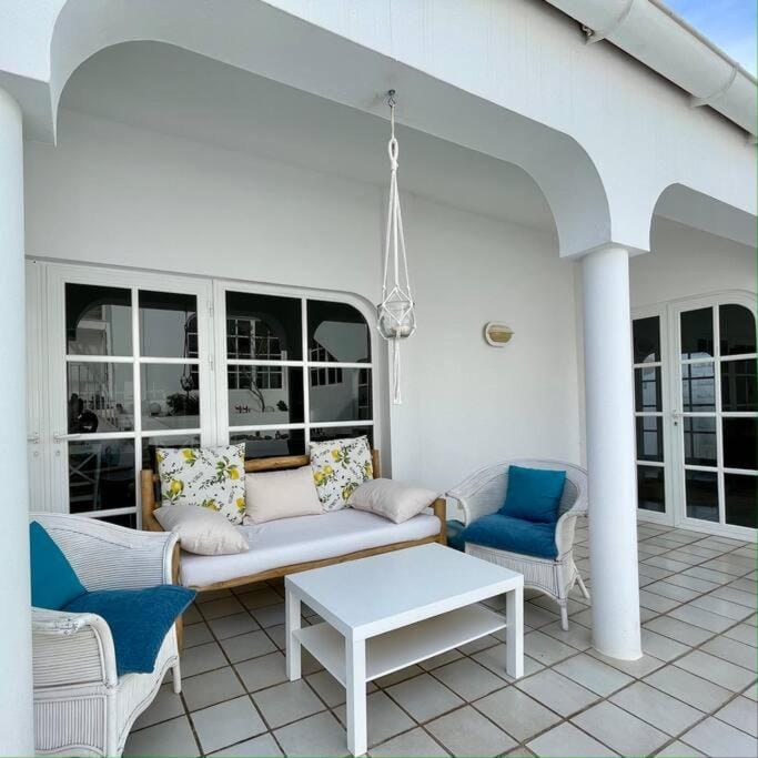 Patio, Balcony/Terrace, Seating area
