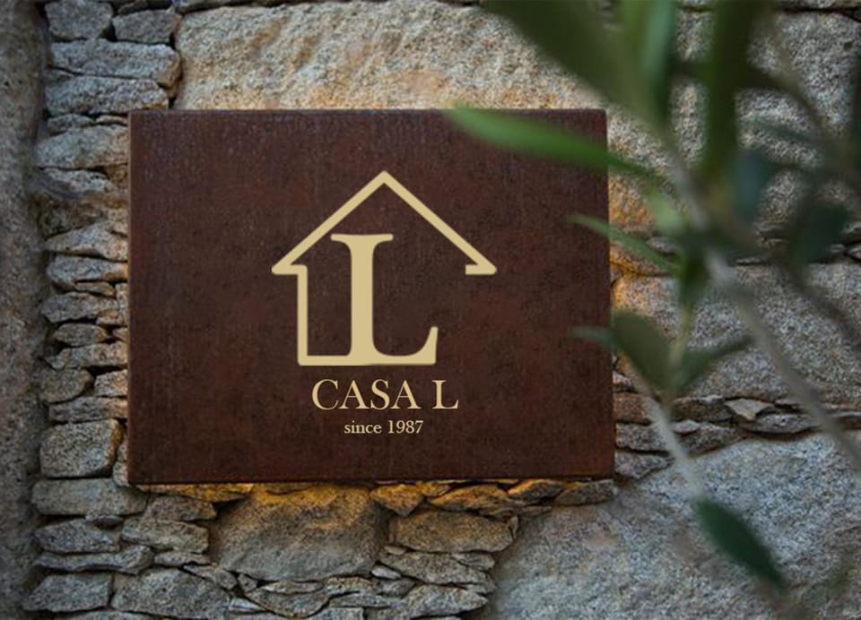 Day, Property logo or sign