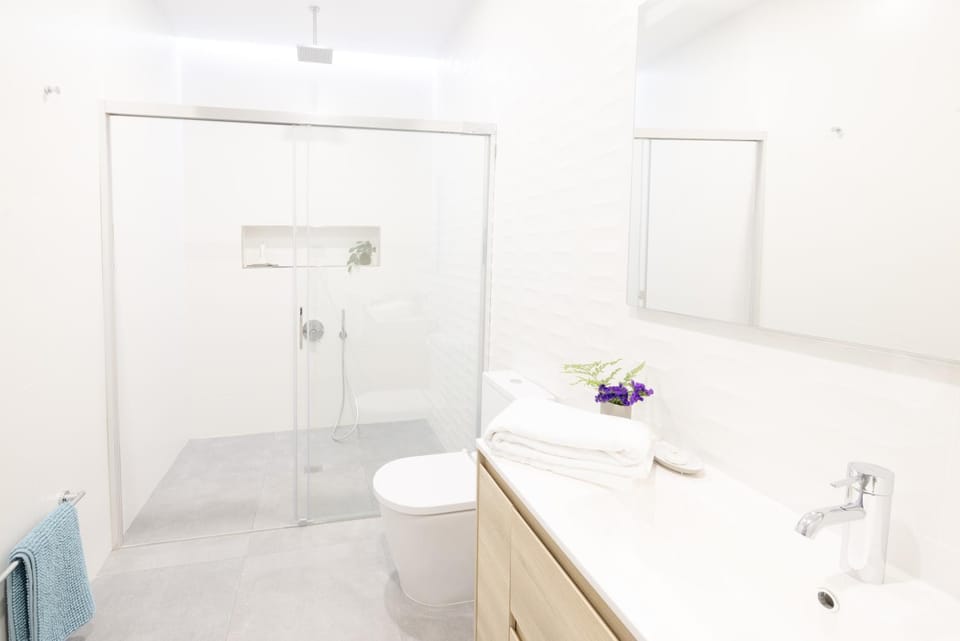 Shower, Bathroom, towels