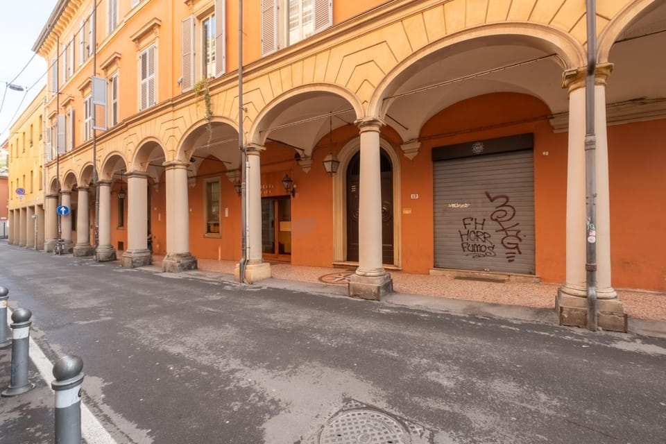 Nazario Sauro 19 by Studio Vita Apartment in Bologna