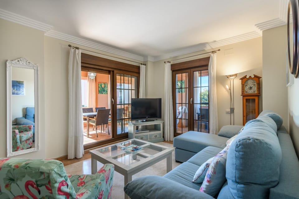 Communal lounge/ TV room, Living room