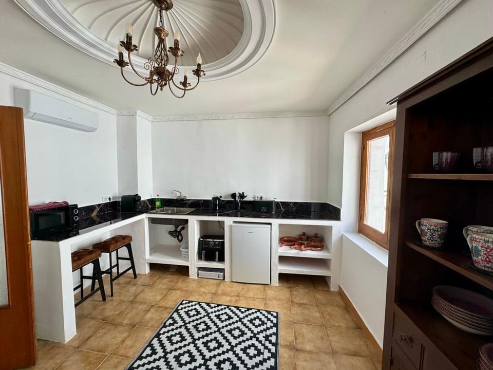 Oliva Courtyard Guesthouse Bed and Breakfast in Safor