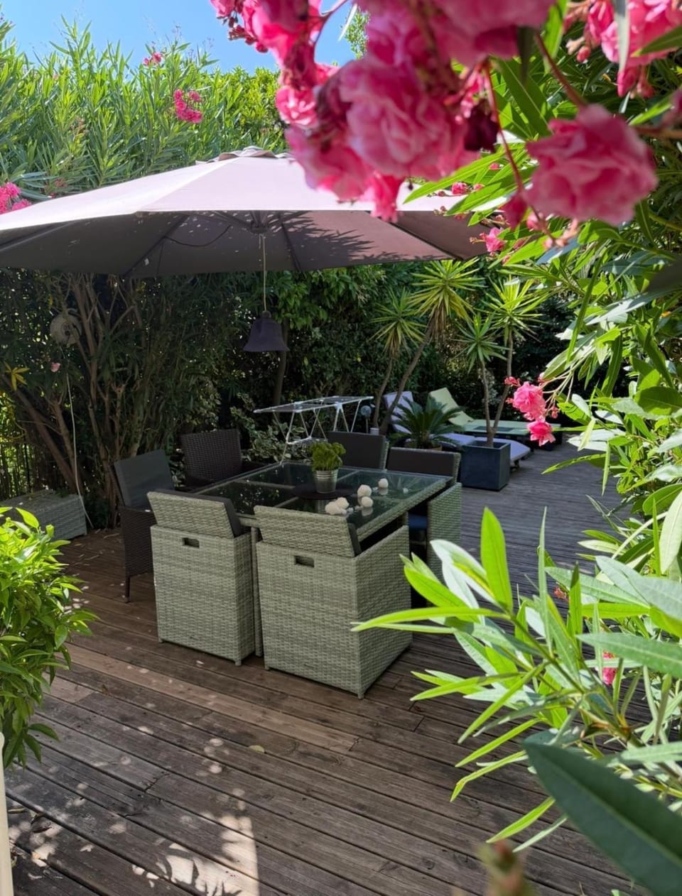 Stylish Cannes Apartment,only 60m to Sandy Beach, Privat 80m2 Garden, Central Location Apartment in Cannes