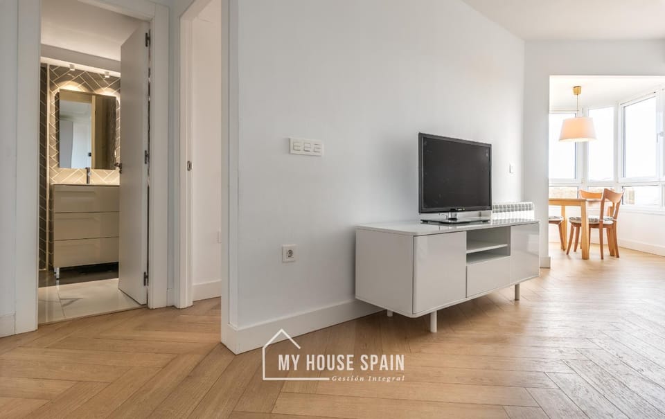 MyHouseSpain - Primera línea de playa Apartment in Gijón