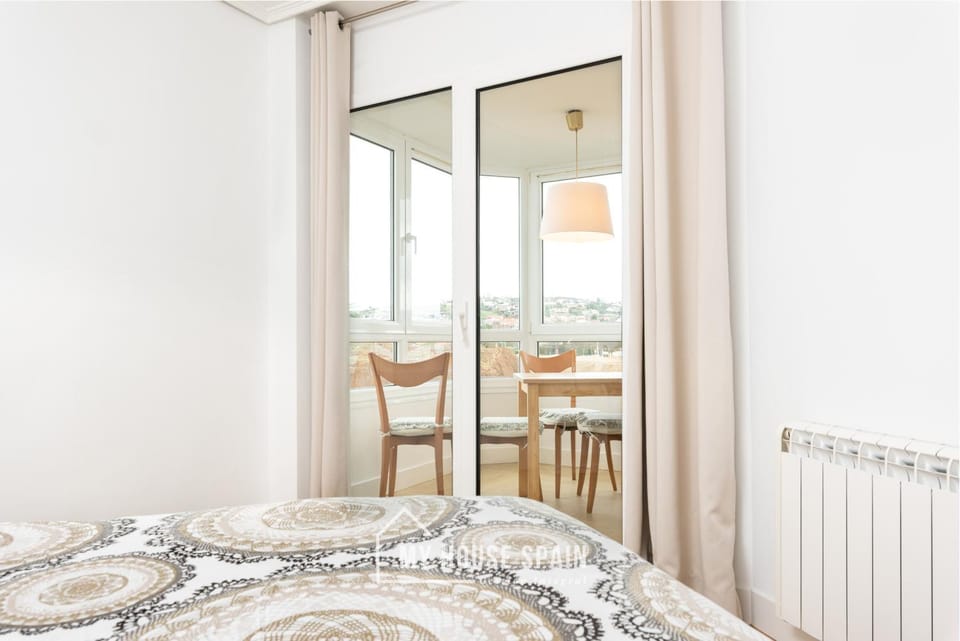 MyHouseSpain - Primera línea de playa Apartment in Gijón