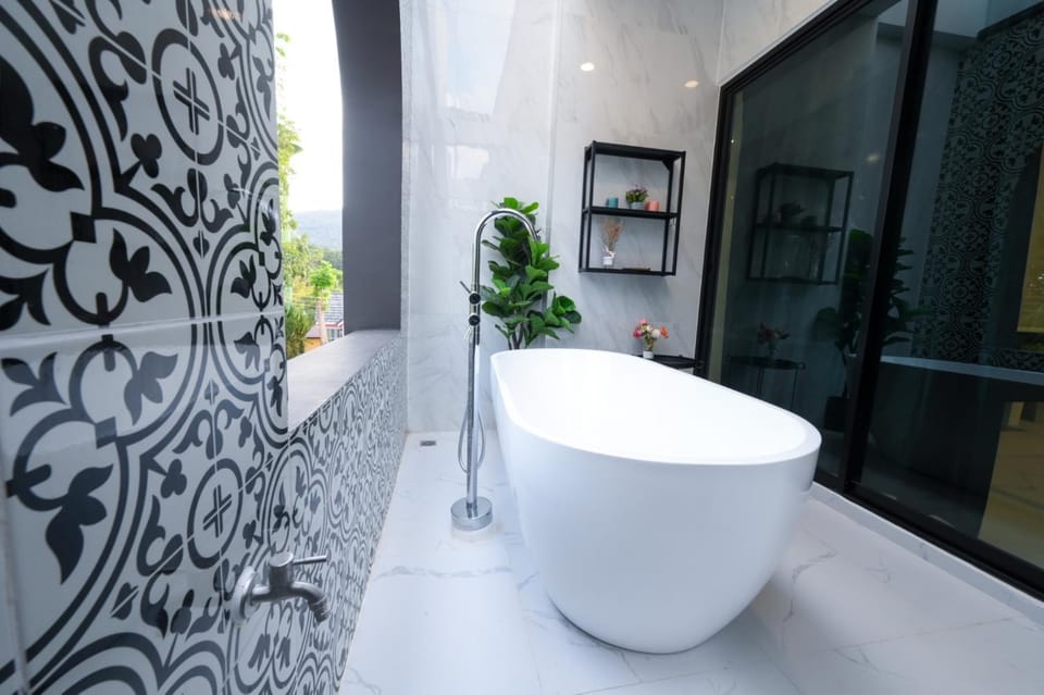 Toilet, Bath