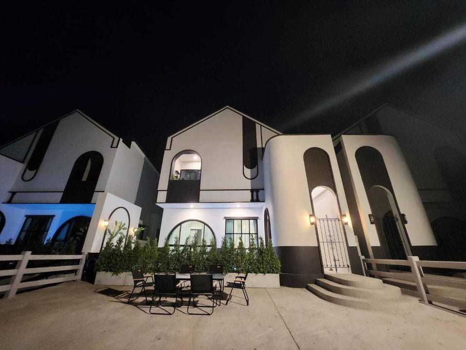Property building, Night