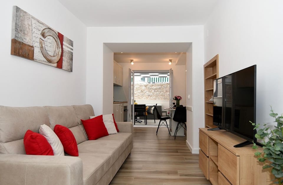 Communal lounge/ TV room, TV and multimedia, Living room, Seating area, Evening entertainment