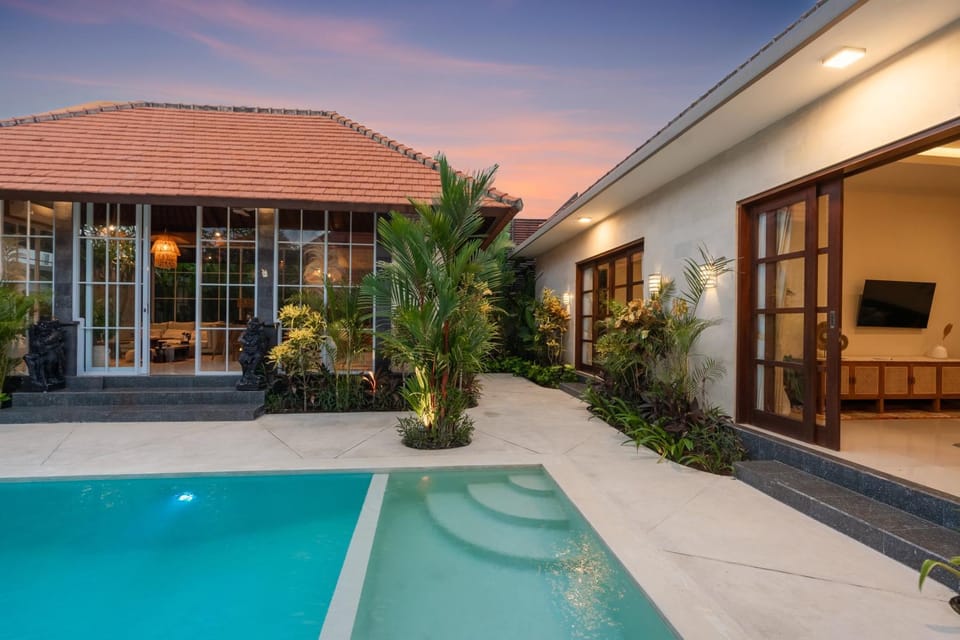 Property building, Pool view, Swimming pool