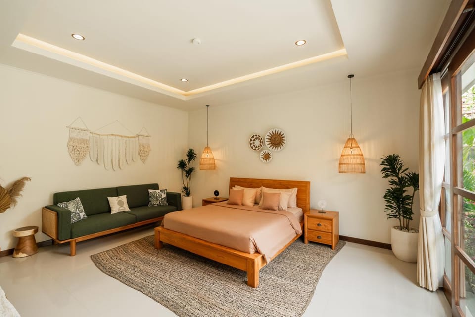 Photo of the whole room, Bedroom