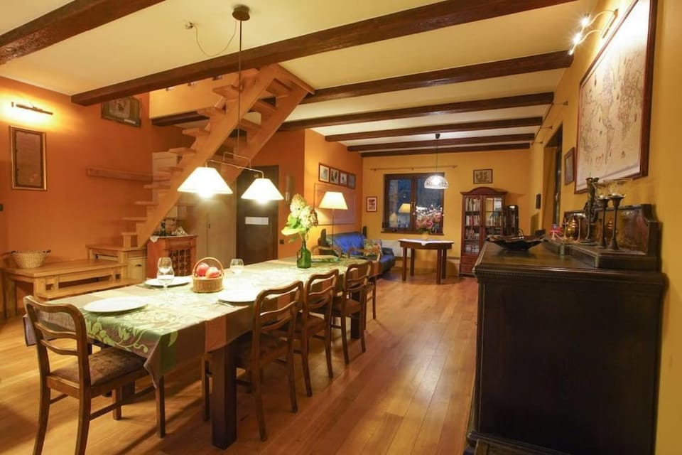 Restaurant/places to eat, Kitchen or kitchenette, Living room, Seating area, Dining area