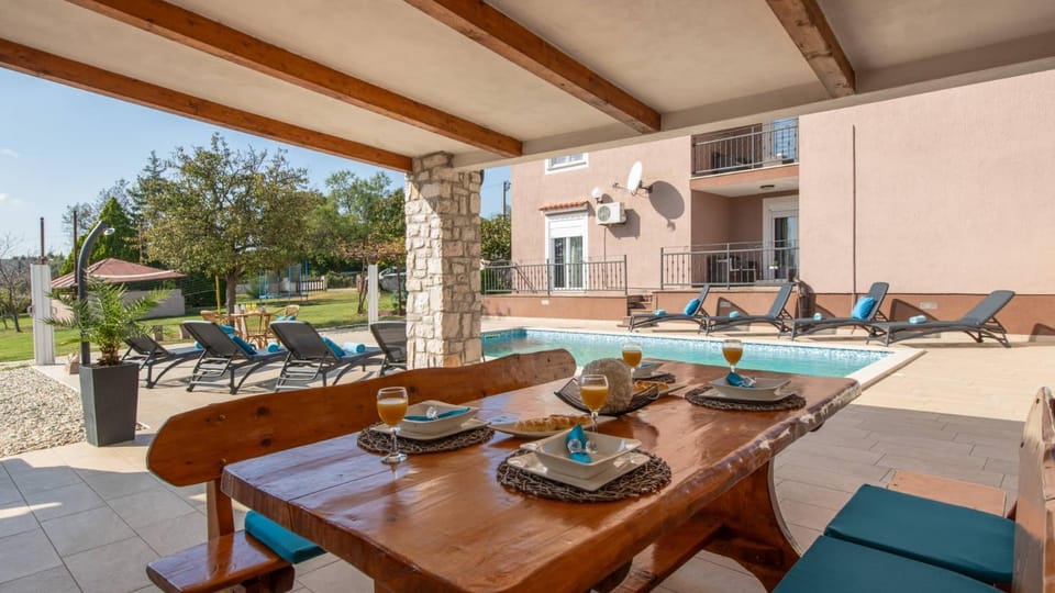 Amazing villa Lara with private pool by WiiBuk Villa in Istria County