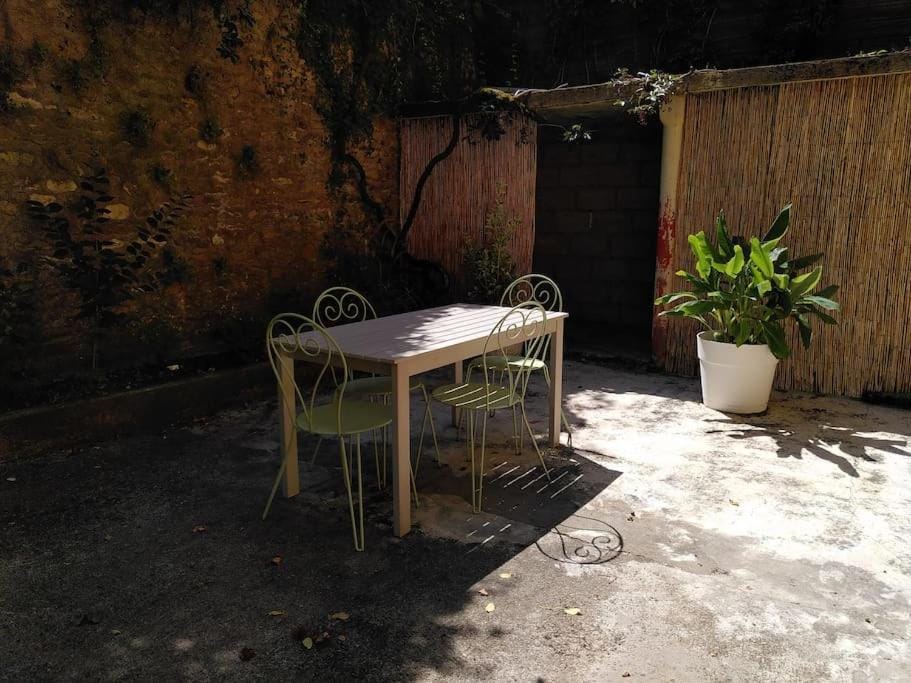 Garden, Balcony/Terrace