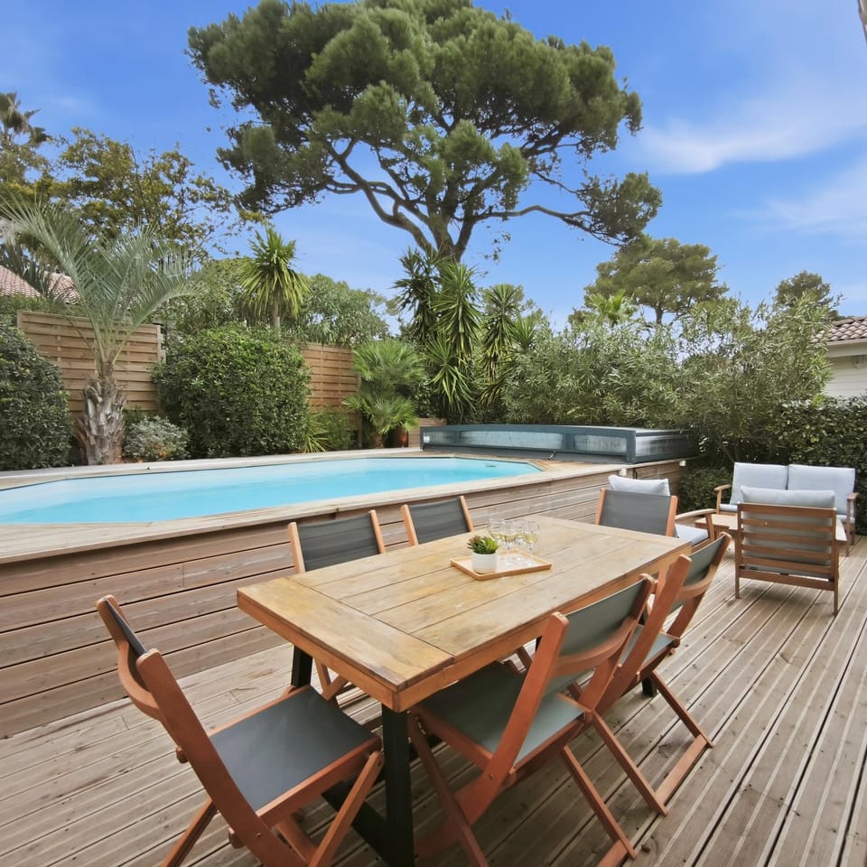 Patio, Garden, Dining area, Garden view, Pool view, Swimming pool