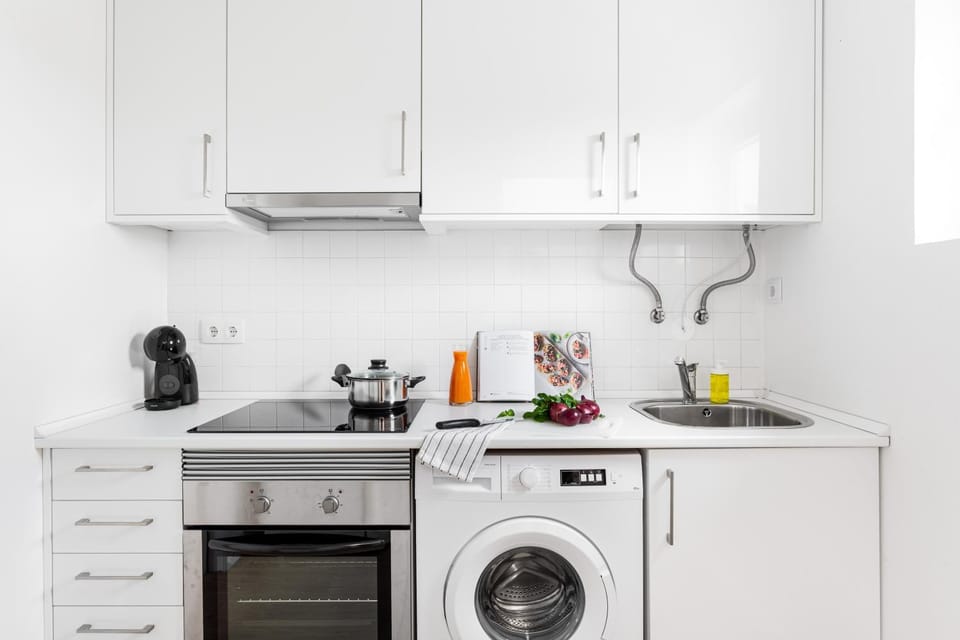 Coffee/tea facilities, Kitchen or kitchenette, minibar, oven, pet friendly, stove, toaster