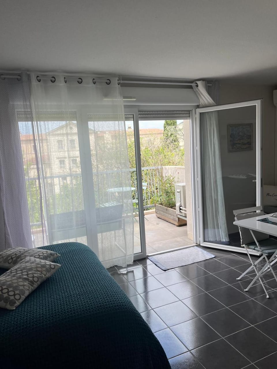 Studio Villa Serena piscine centre ville Apartment in Saint-Remy-de-Provence