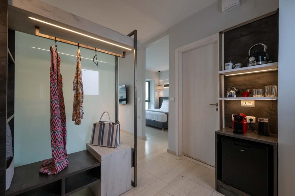 Coffee/tea facilities, Photo of the whole room