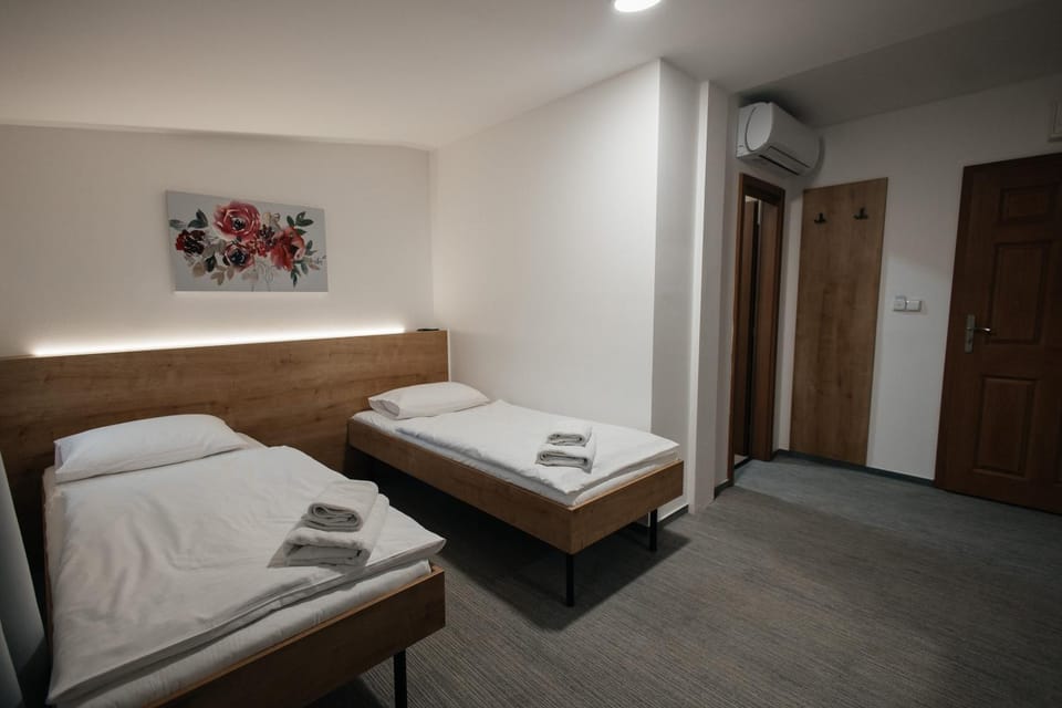 Bed, Photo of the whole room, Bedroom, towels, wardrobe, air conditioner